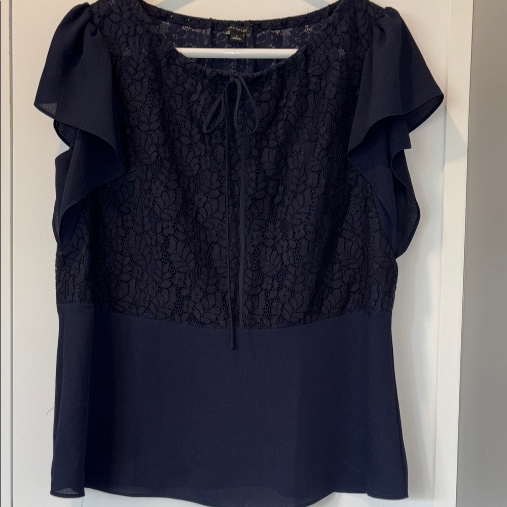 🍀3 for $25🍀 Ann Taylor Navy Lacy Top